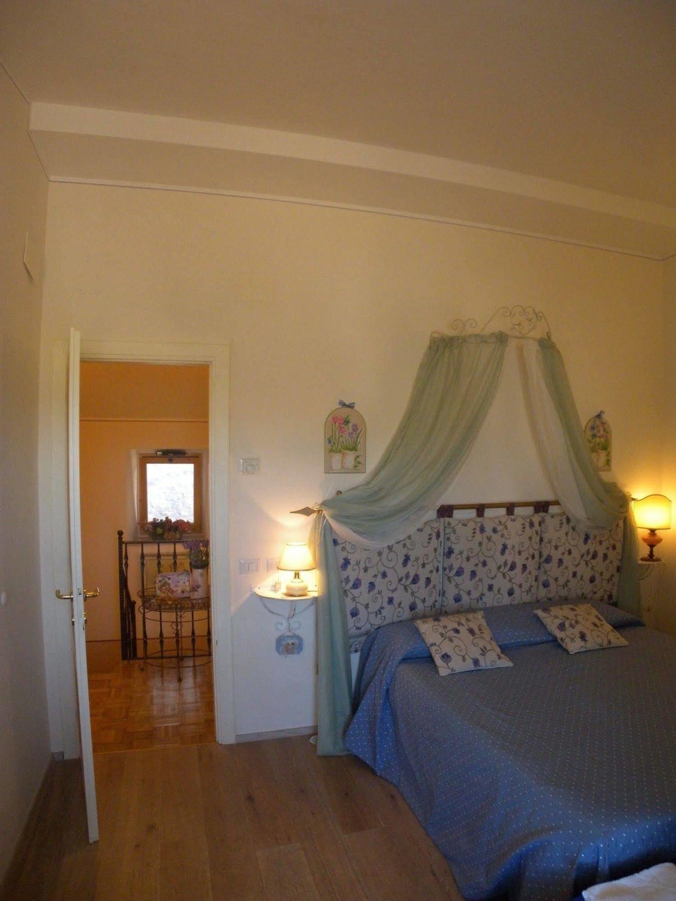Bed And Breakfast A Casa Delle Fate Assisi Exteriör bild